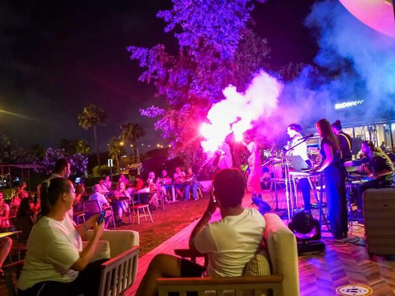 E69A33D4A8A1F429600D20BA0AC37B88