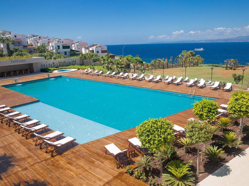 626876226EED77B966D8100C2C3ADA95