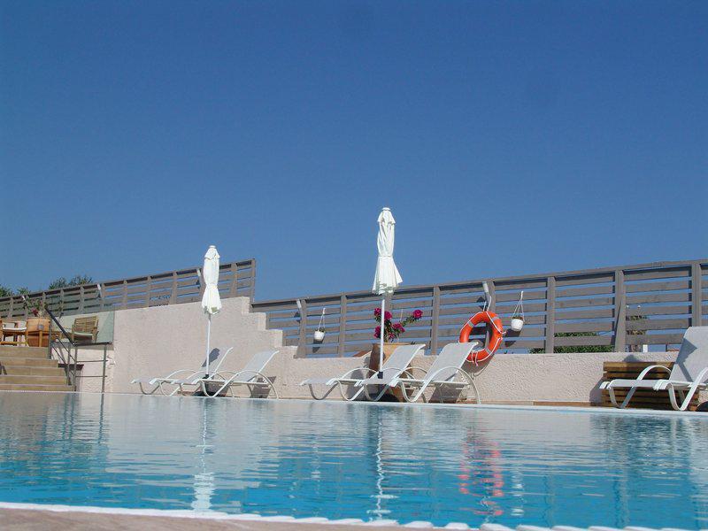 F23A54059D884E97B9BA87F250B155C3