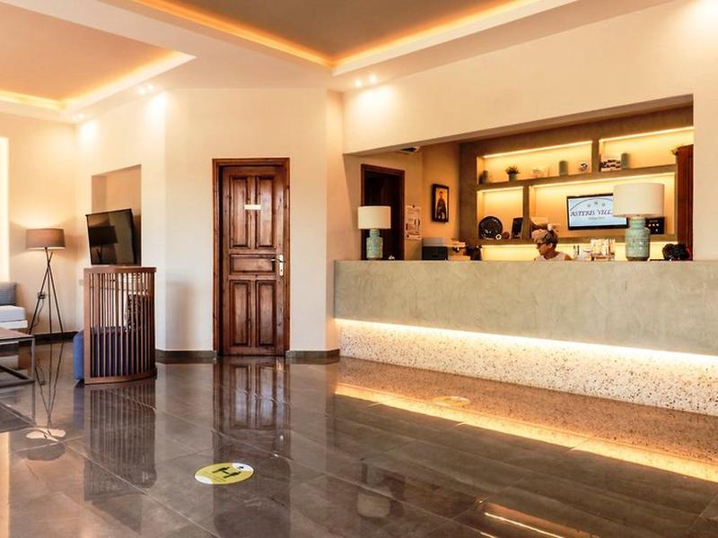 8A4078E80D494A3C62BEC66354E6FFBC