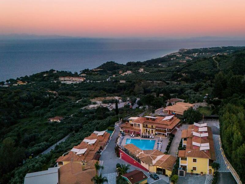 F6953926B9522C8F0D26DA330F5AD90E