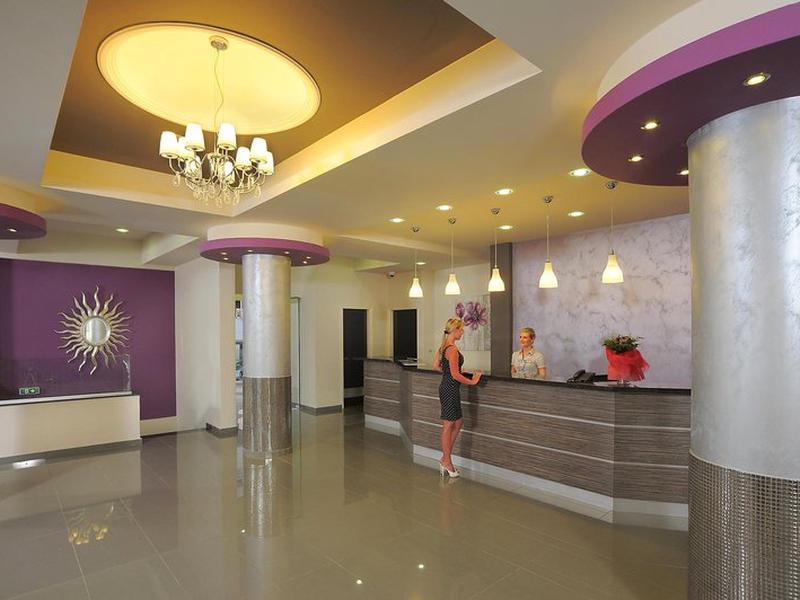 DE18239B6D8AB3FB78F5883A5D6C2DDD