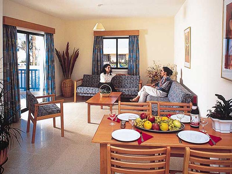 6C19187DCB7B1360C408F95BA9B74BFE