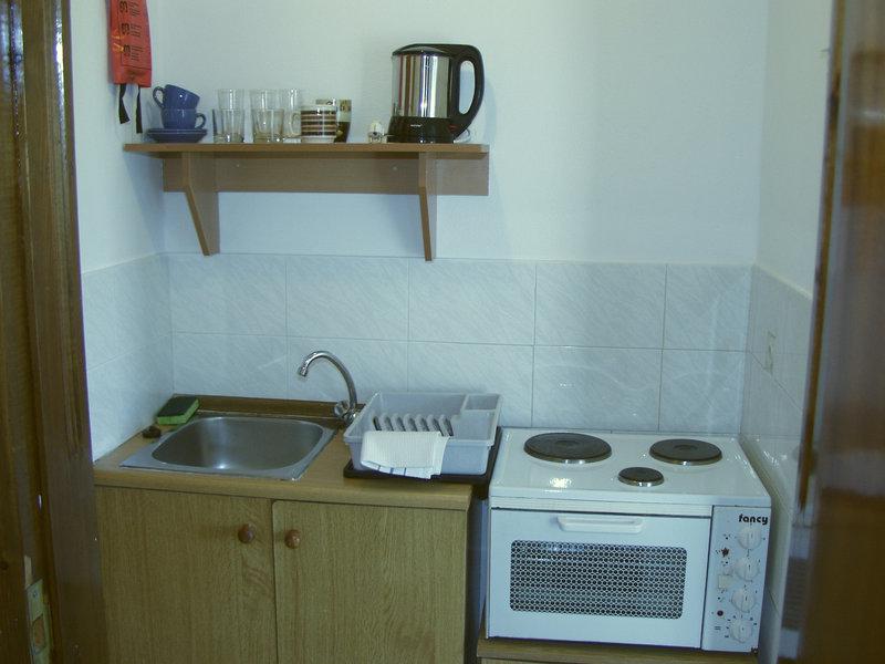 8E304C1E08F77FD75A6CD3B3E7C7BD7E