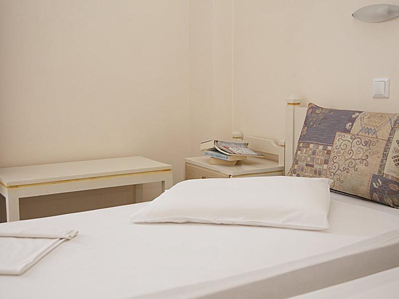 ECEC81EC40A823E8EEDA852161DD55E2