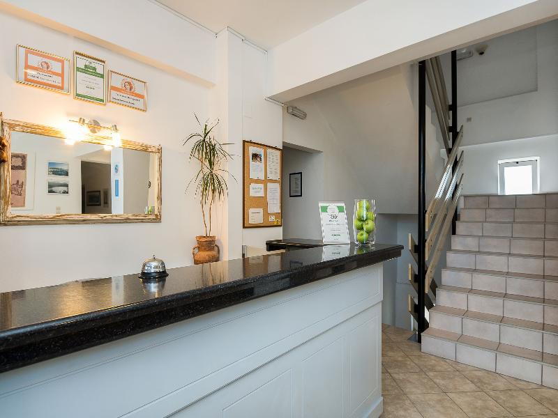 86A80D6EEDDD8070342C45CDAE301F0E