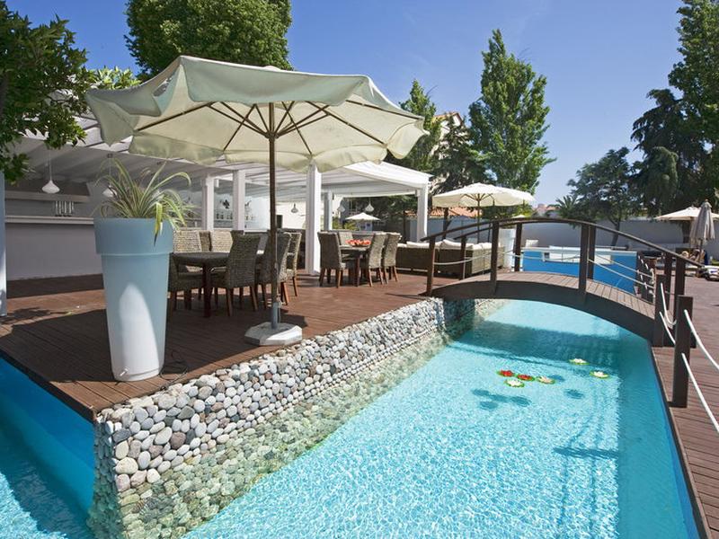 890BD95B48C18BAFBCFB02A312E12822