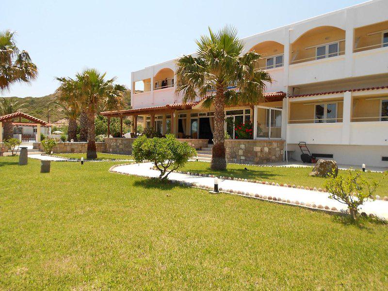 E7EE9723D4C4DB23C59B6B6AD1DFB95C