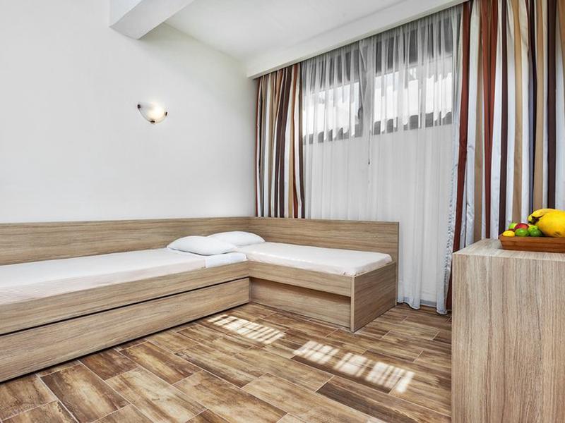 0C68FB167F9D7BD404A5867C4D55FEAD