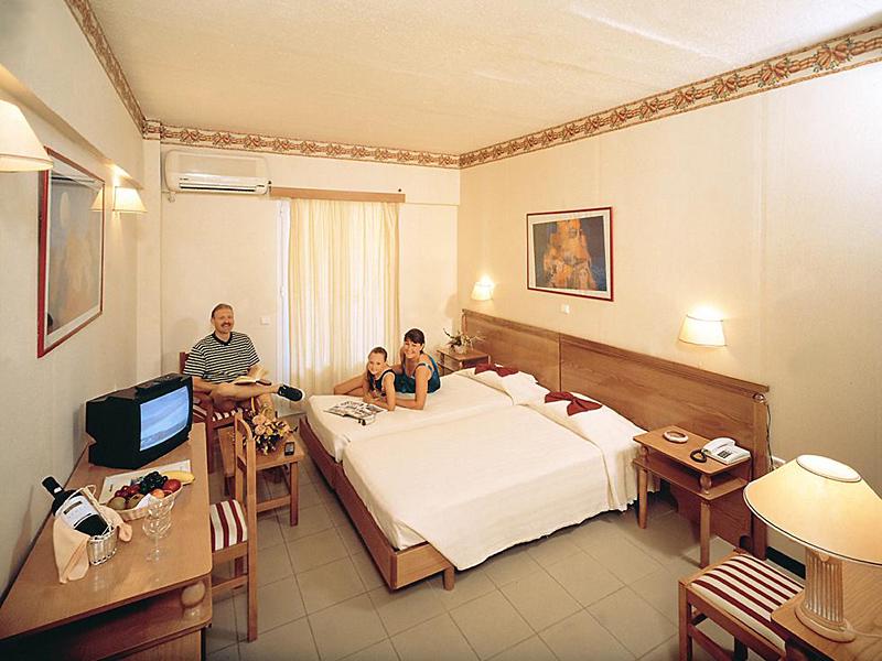 0597EF1DA3790DCE31394251D4951483