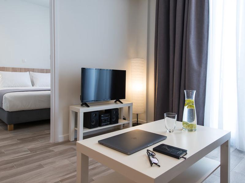 07A348C2695AAC1BF87A3EF2FE6414D1