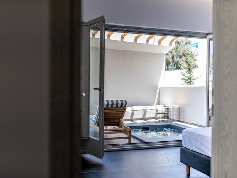 2CB53DA72EBCB3298E263BF238932B18