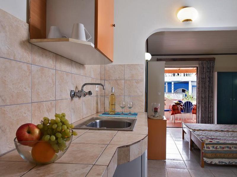 34F9F74F6CE4A80BD23E2573AA24129C