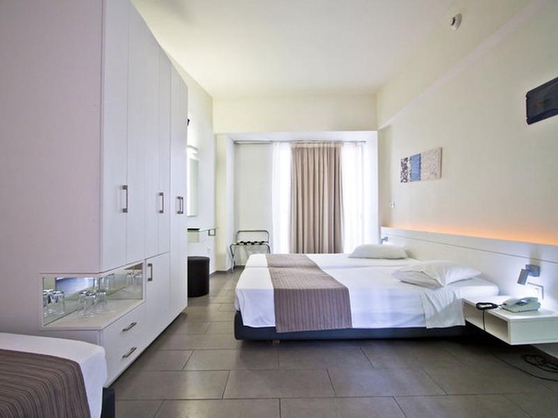 323D15864F8C55D99BD92681F56249BB