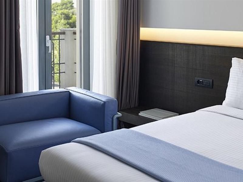 CB3FBF23403332303FFD9C9A46DE0539