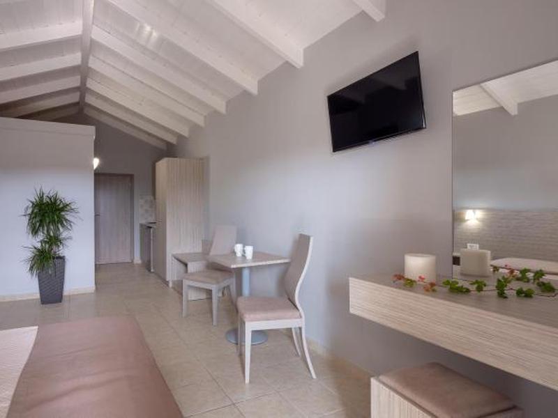 F96A4ABC8CB63D54180FBFA070E40DB2