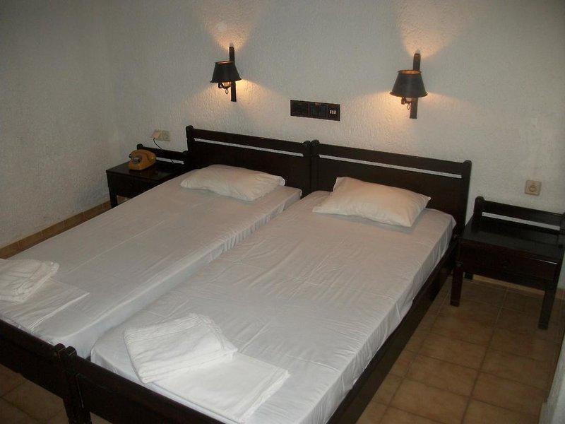 A0E75BB4015BA85E796AE7E7AB93A93B