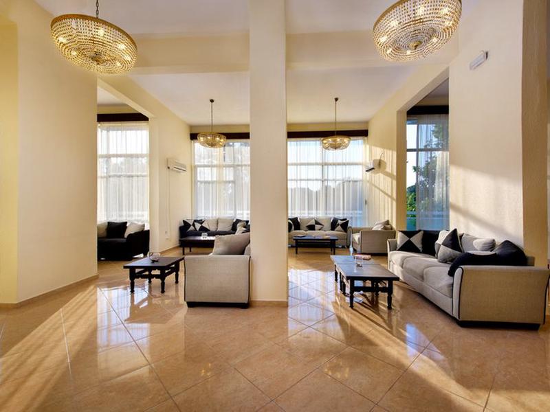 AAA4A0125570A5E1804A9C4E4C35465A