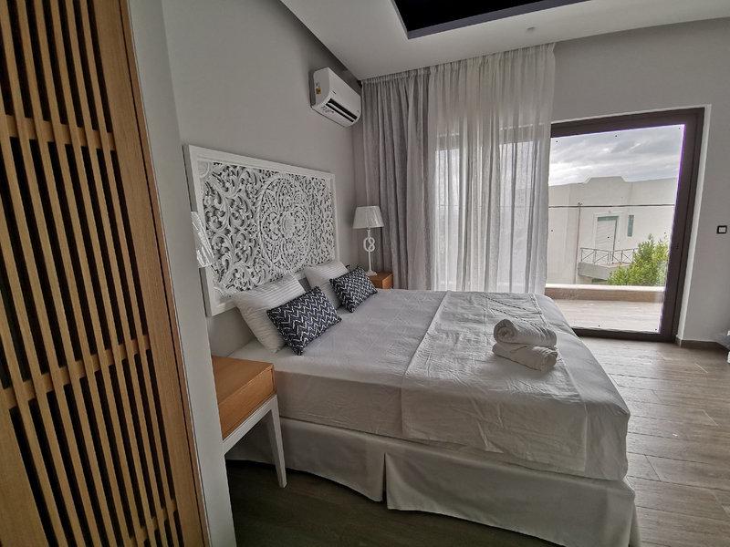 FD81B7B87649556F3D83E6F68D9C45C8