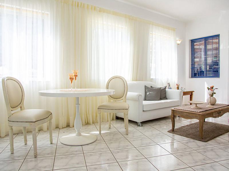 724D8CBEFDFD5C622947D042BEFD3B33