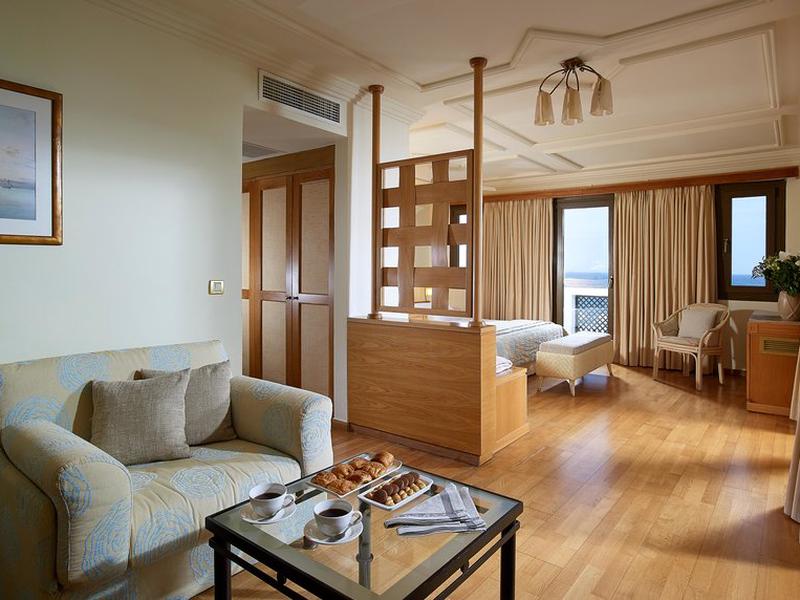 0B3818CCADA67A4C7B2E588F07B5678F