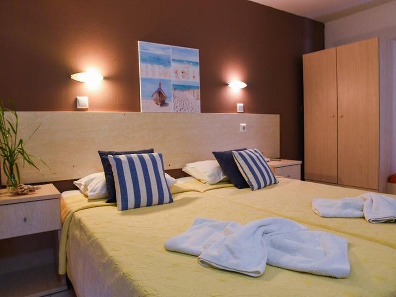 C633562AF6D055C964DE821B9D45D8E1