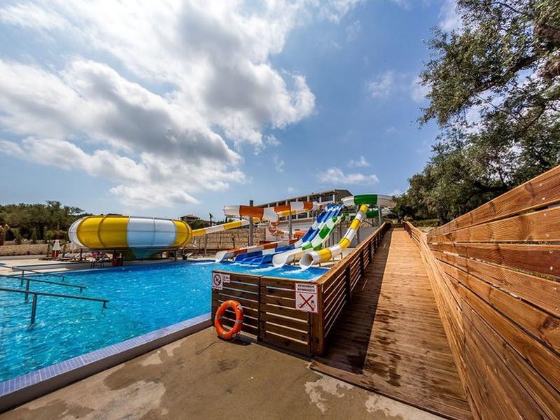 04B3572D55331D552F46C21A6A9E30FB