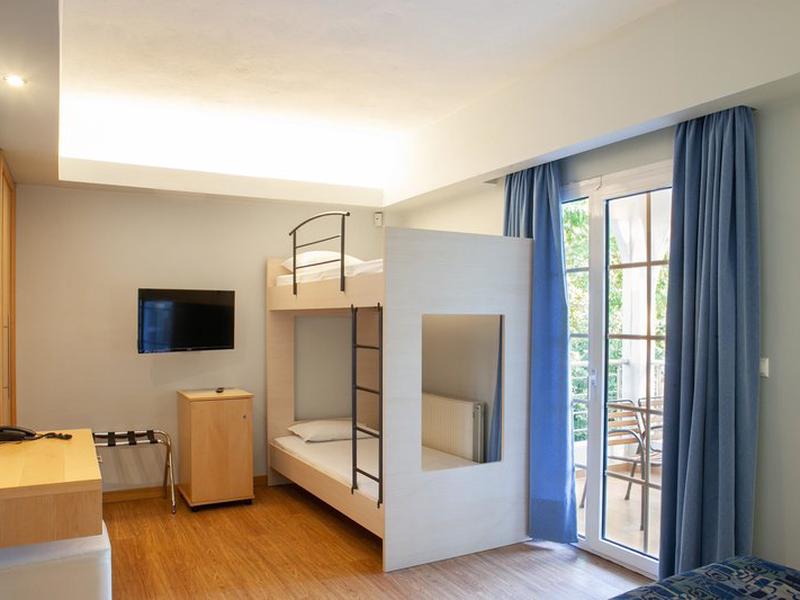 B9CCFB65F64044070B311B45B00C5291