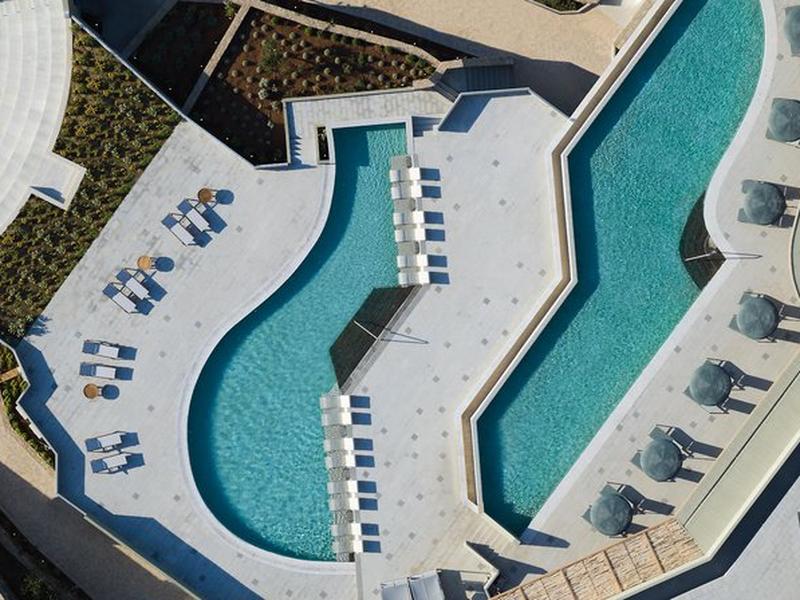 235A87C43BCE2982BD988A90AA5B1C81