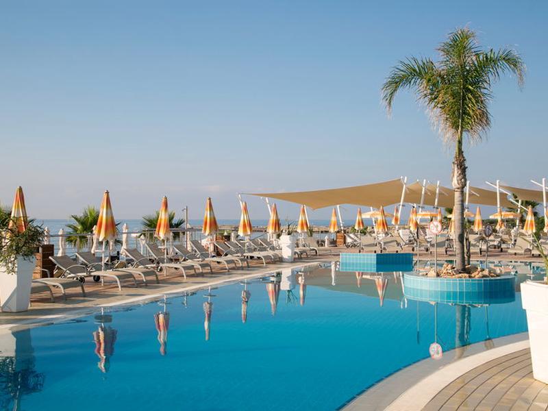 82F300AAE1072AD0A3C75433EF98BC41