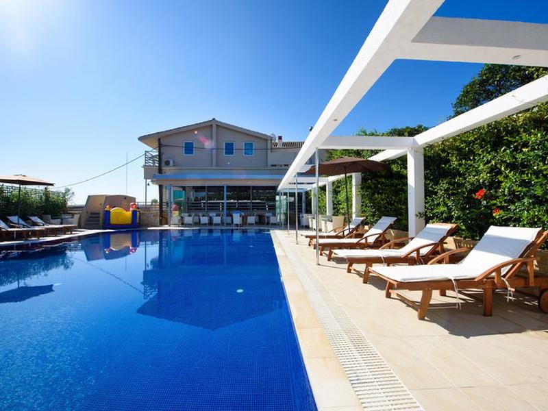 B9C3C25DCF6153799A674DDE2D8B3427