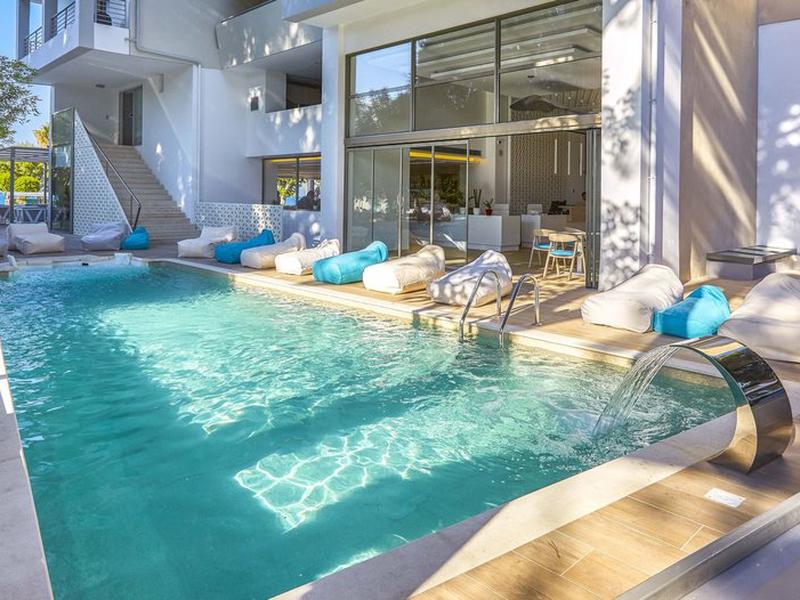 C8227DD3FC3C5B726F279E480AC03499