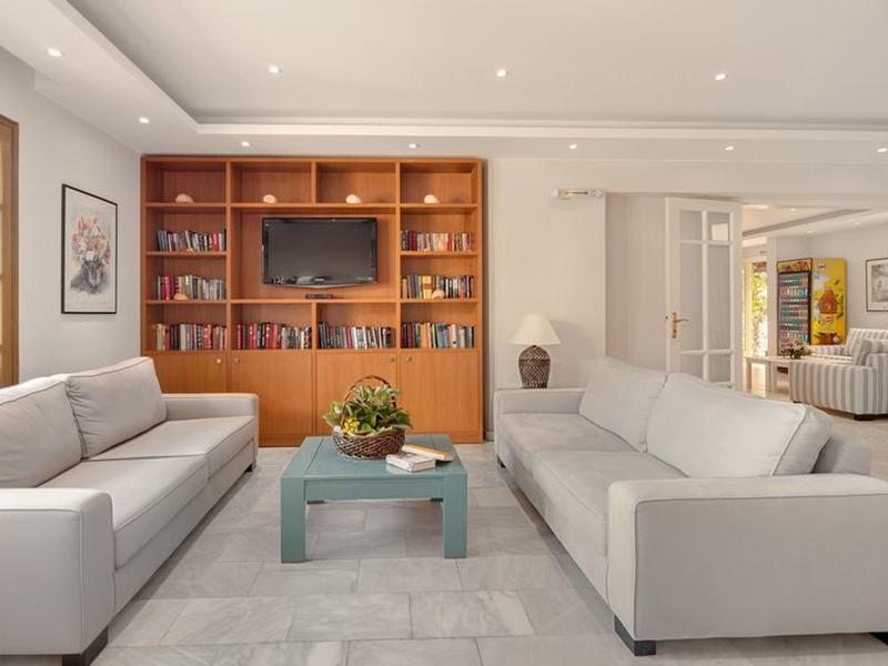 4CBF90B84BF9D2930F4289D00AC58797