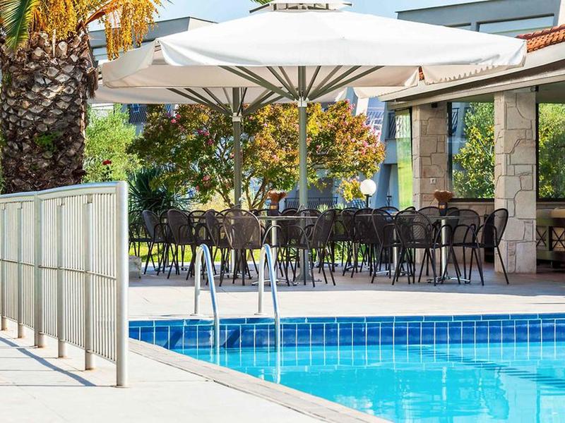 D9C4B44CC00EEA8DC5534190E55996B7