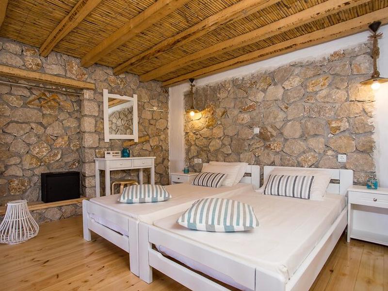 DB3C982F70572D3D61D49D32F70015B1