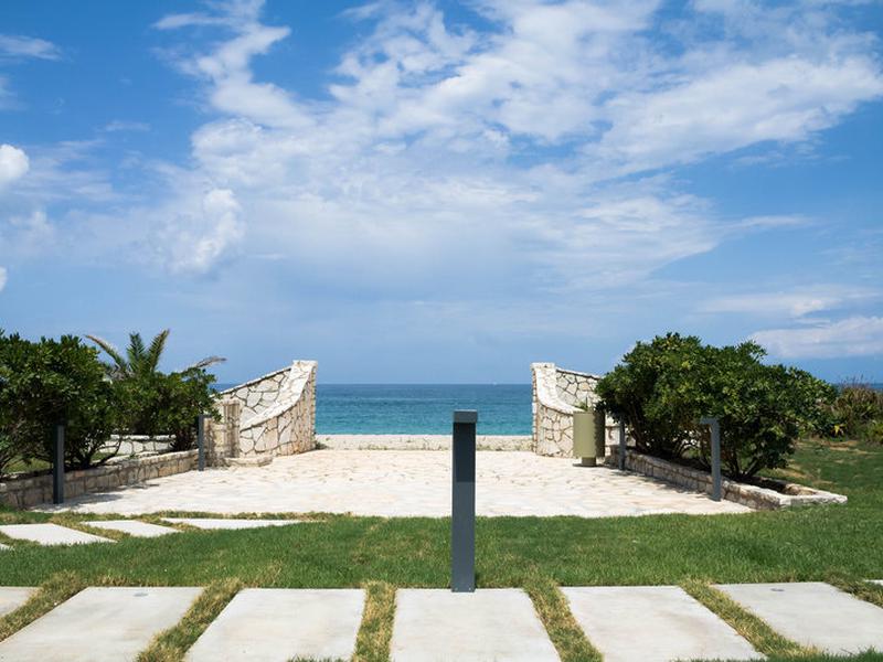 143A85CD05C47F91C1DE47AAC56DF636