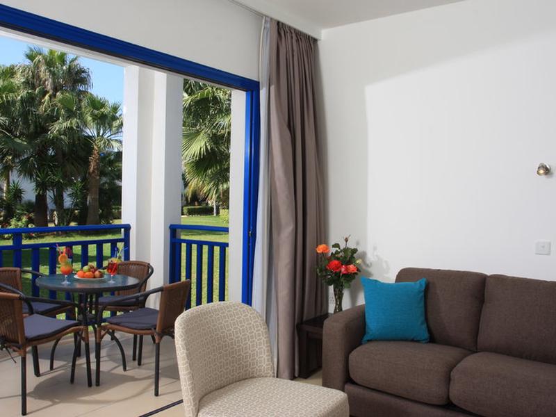 9AABC7DE5C1C0900C0D33E011623B887