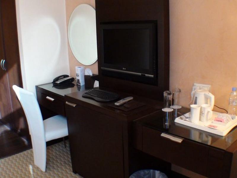 E82BFECB0E32D9B07AB8C5AE326D1E7A