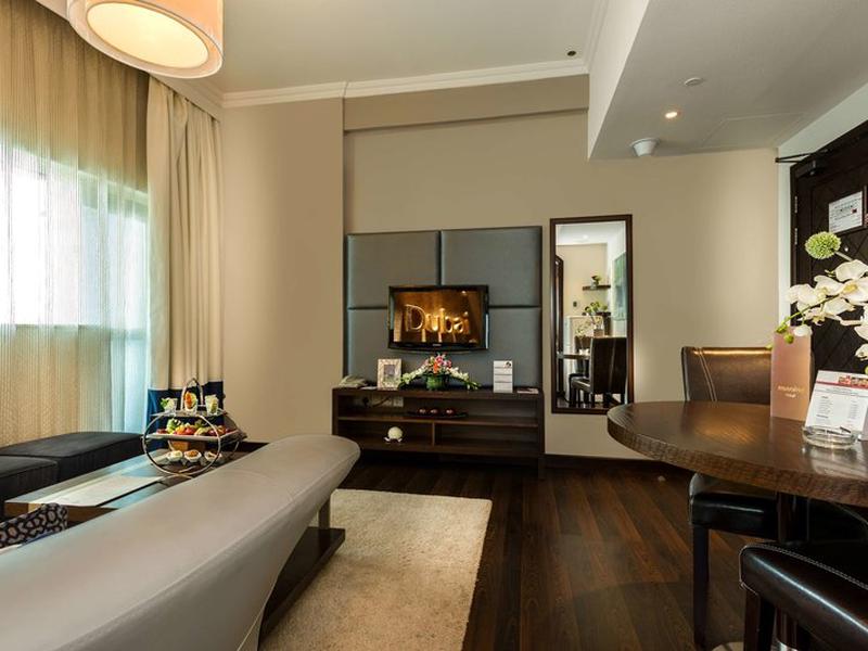 EEE34EE0F48205B4A8C2B8E4E29A177E