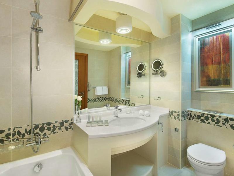 E6356B94222723A16BD35F55BF45CE48