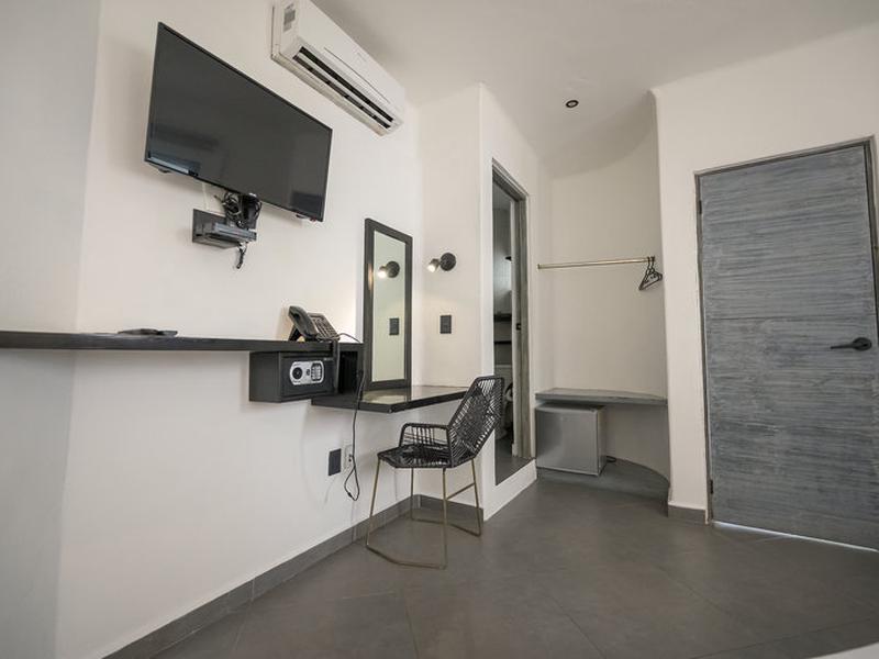 C9A85769438EA5249F74F0FB7EBDDA57