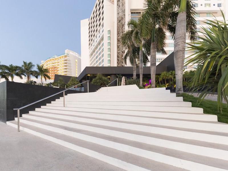 83BFCF464E33A0406B5331EB8DF45D63