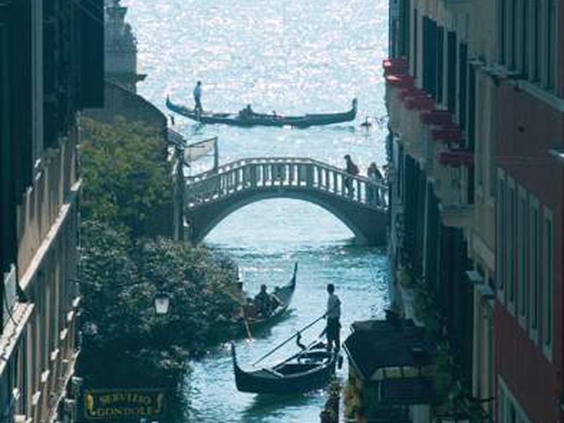 958BC7E00EE6361CE9965F6DAB82A595