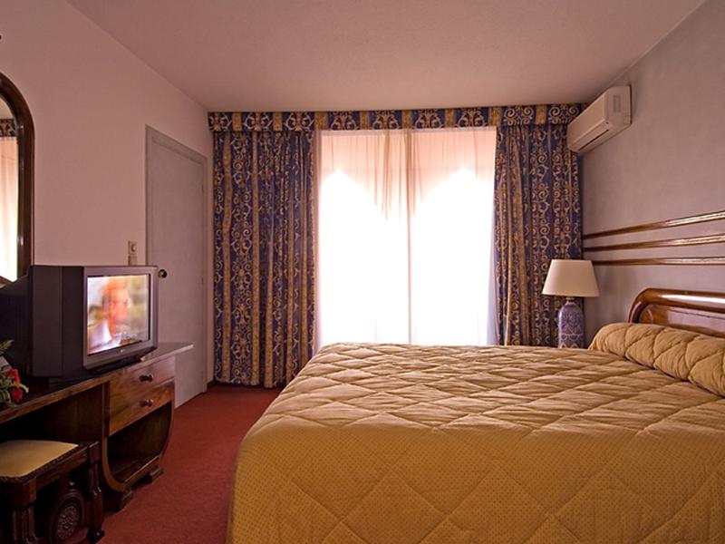 455CF255A037997A15150C442D85CEB8