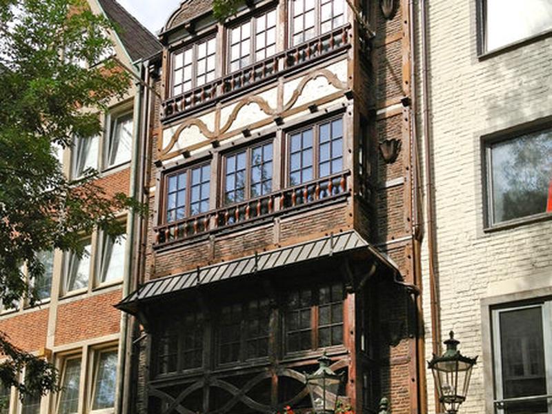 5B76103AE7CFBE4292A600C914CF2740