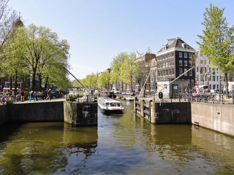 4318305511088A275395E8442A6F6240