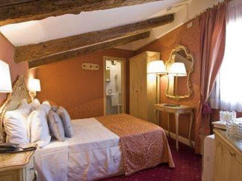 AB15E0C87E6DD6B3D0F48D0847FB5D4C