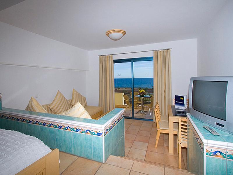 C2B415695046D45C6AE6E205F06D22DB