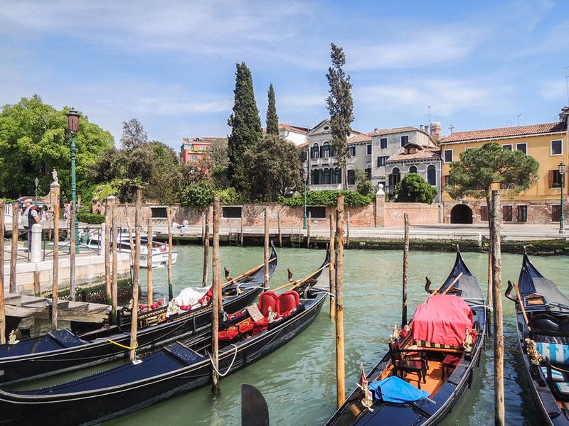 349DFB052623E38AF55A54AE90376ADC