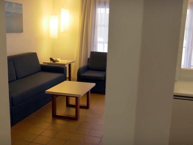 32B015E26E8F019FFB894DF105EF116D